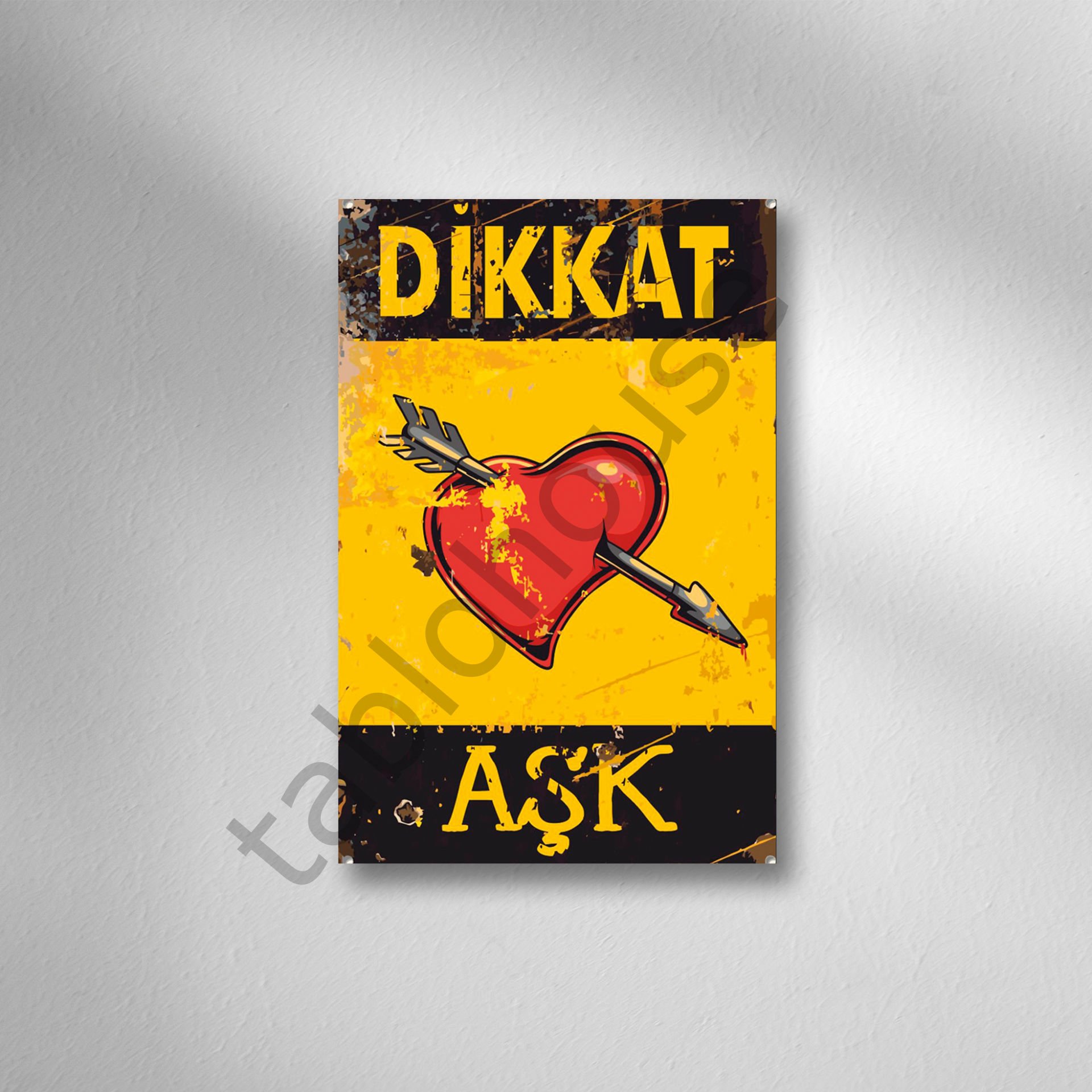 Dikkat Aşk Retro Ahşap Poster